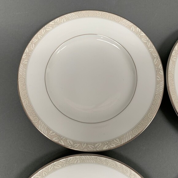 Royal Doulton Cashmere Bread and Butter Plates Fine White Lot of 4 - Picture 2 of 8